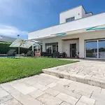 Con Piscina E Giardino A - Apulia *
