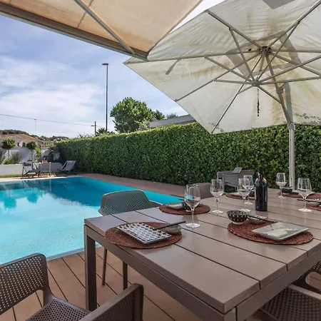 Con Piscina E Giardino A - Apulia *