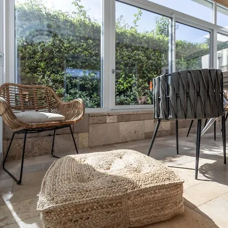Villa Con Piscina E Giardino A - Apulia