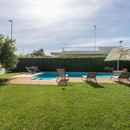 Con Piscina E Giardino A - Apulia * Lecce