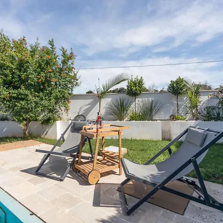 Con Piscina E Giardino A - Apulia Lecce
